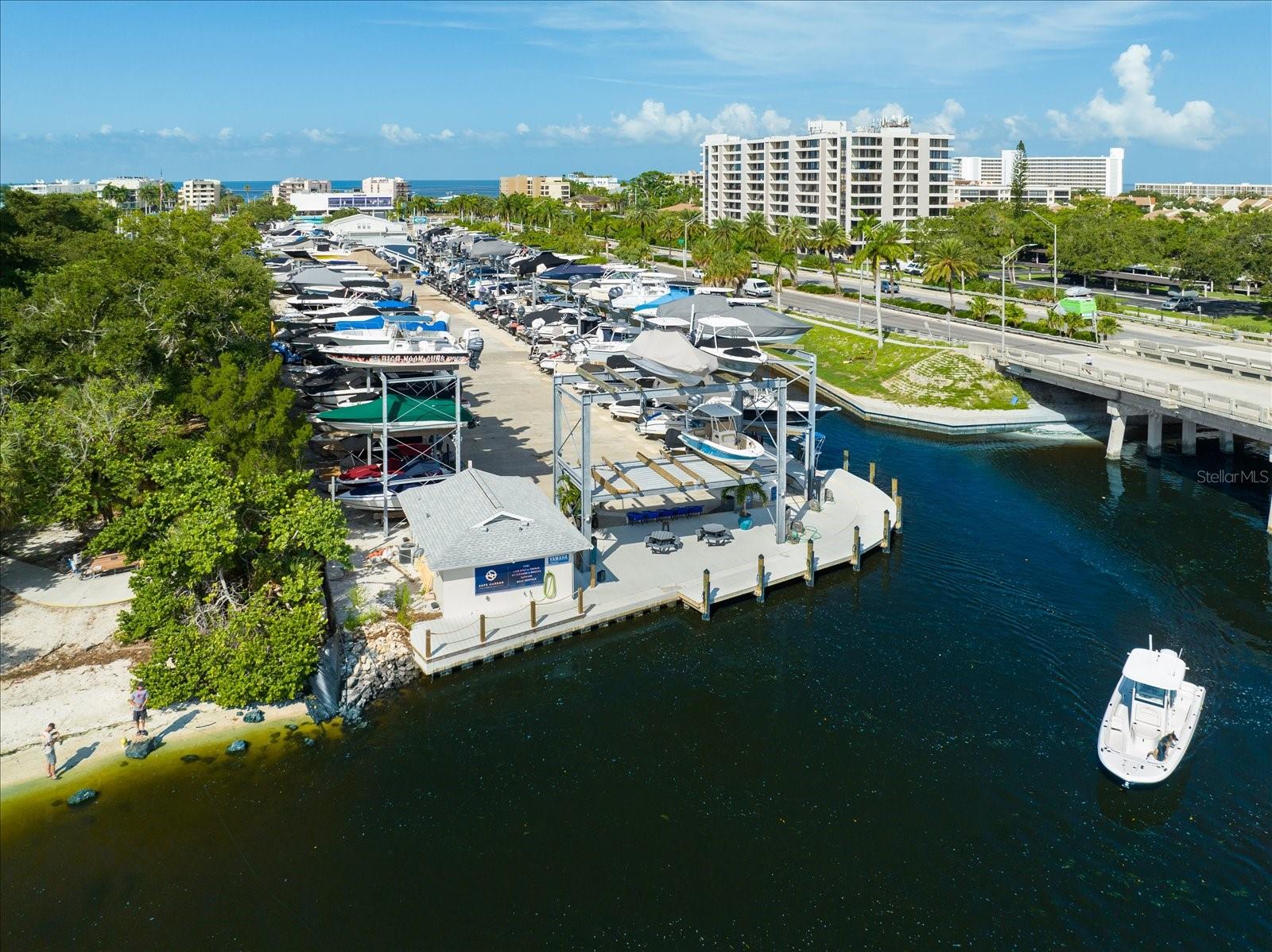 ISLAND REACH - Residential