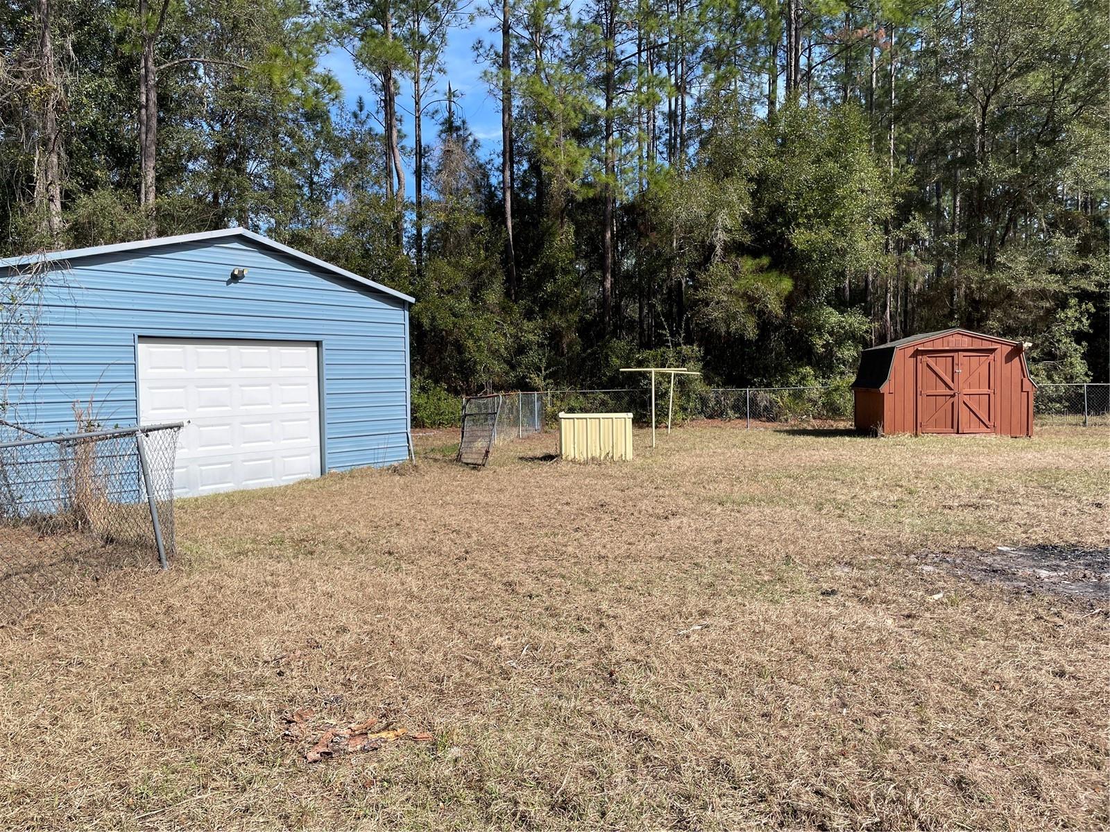 SIMMONS LAKE MANOR - Residential