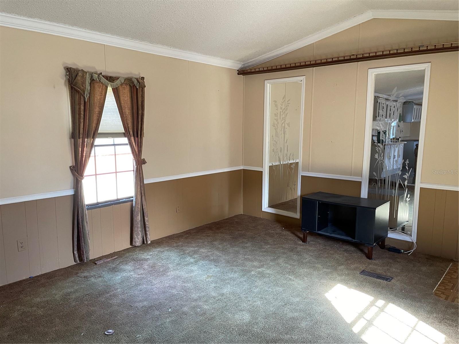 SIMMONS LAKE MANOR - Residential