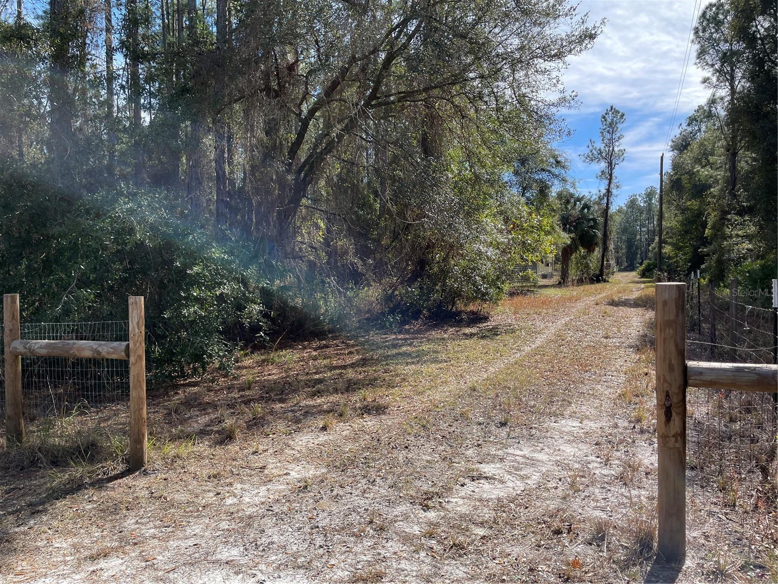 SIMMONS LAKE MANOR - Residential