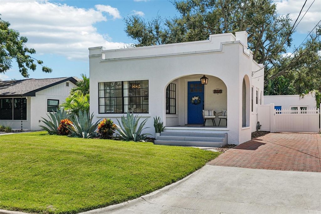 Photo of 2910 W San Rafael Street, Tampa, FL 33629 (MLS # TB8423541)