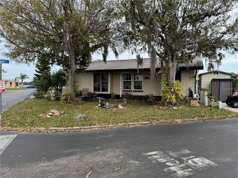 Photo of 1401 Starboard Drive, Saint Cloud, FL 34771 (MLS # S5141822)