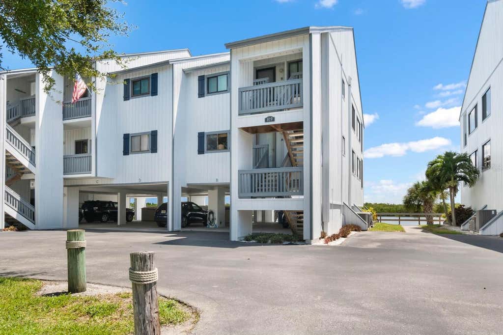 Photo of 819 Bahia Del Sol Drive #A, Ruskin, FL 33570 (MLS # TB8537993)