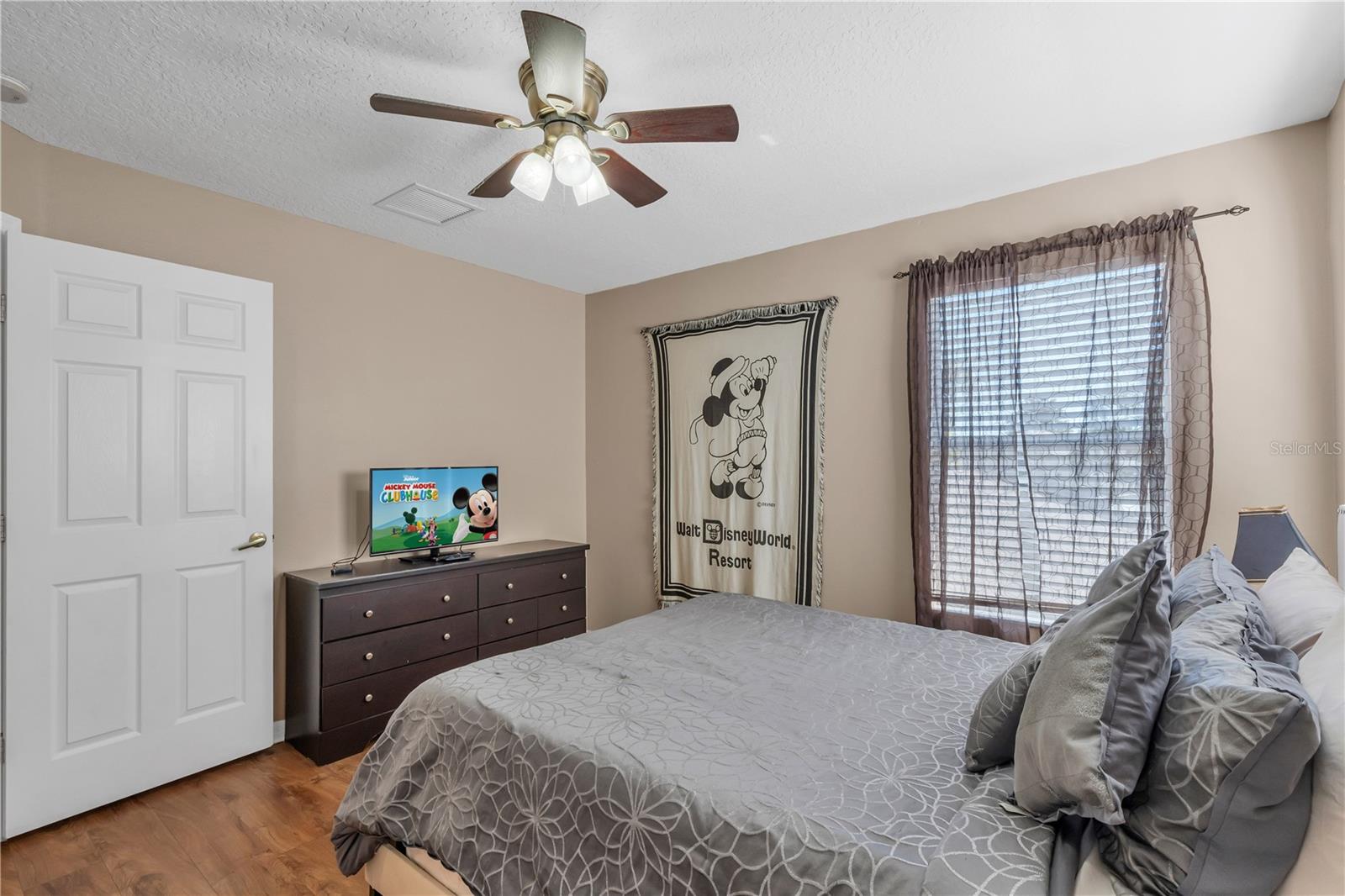 CALABAY PARC AT TOWER LAKE - Residential