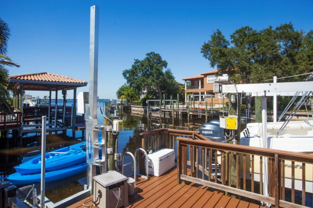 DAVIS ISLANDS REP - Residential