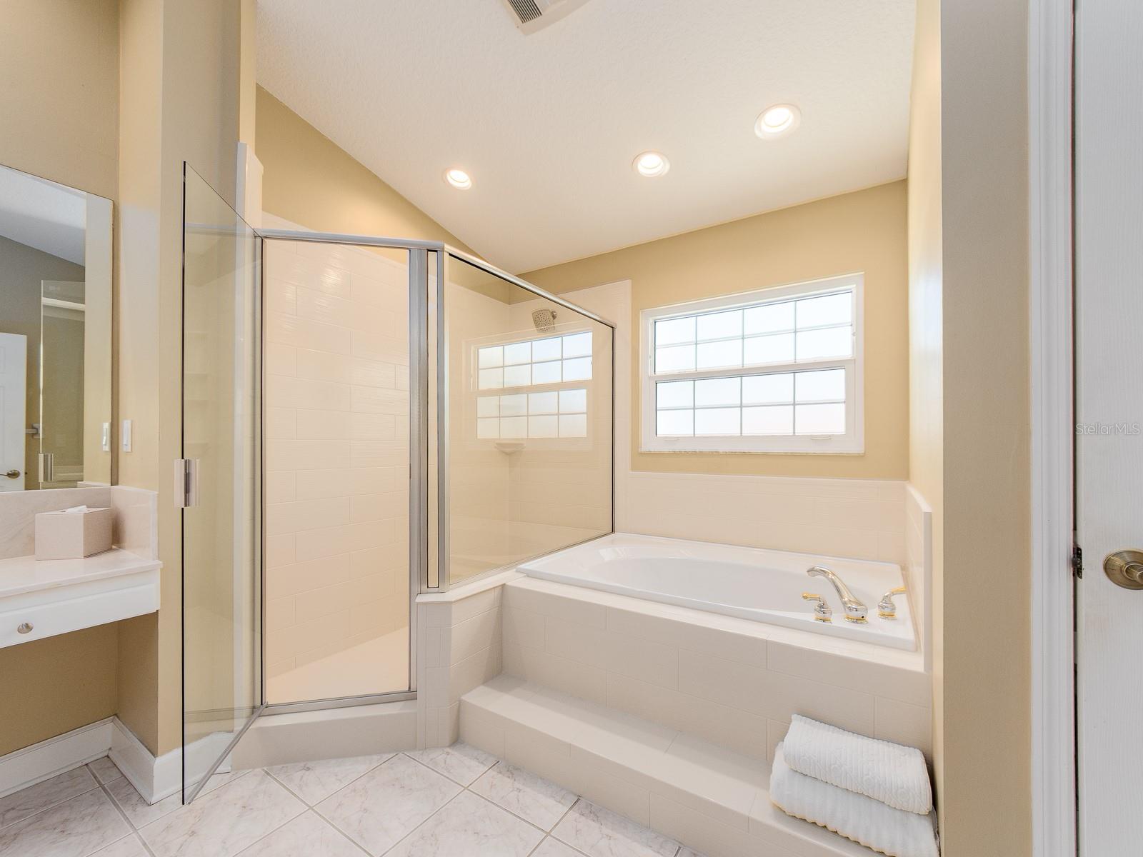 TIDES VILLAGE - YACHT - Residential