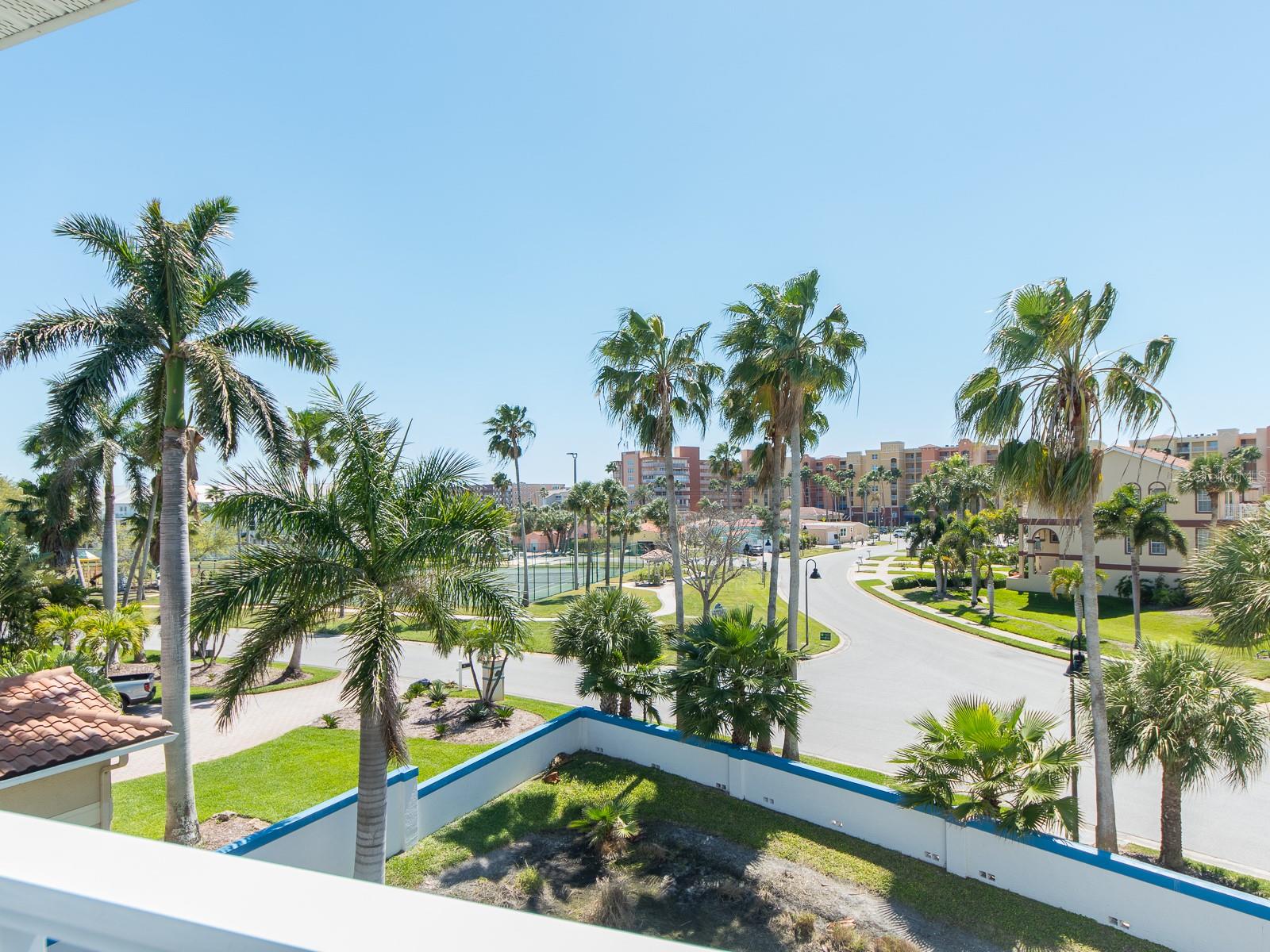 TIDES VILLAGE - YACHT - Residential