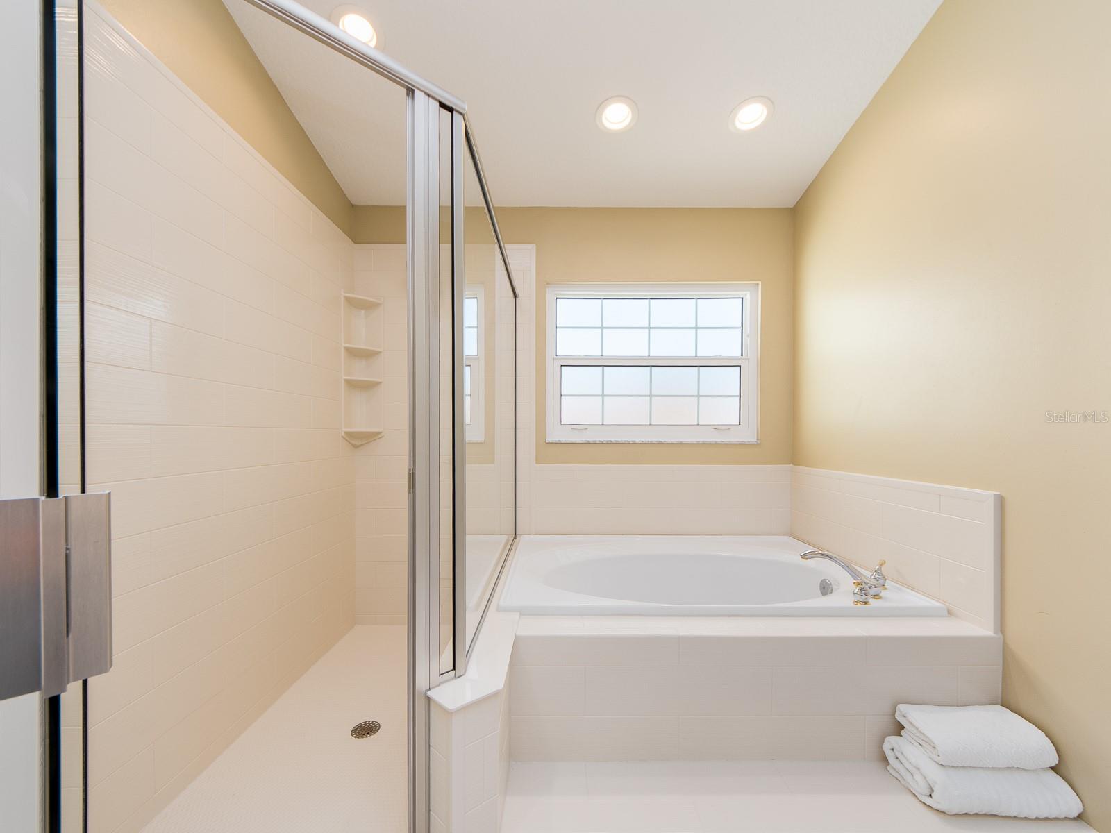 TIDES VILLAGE - YACHT - Residential