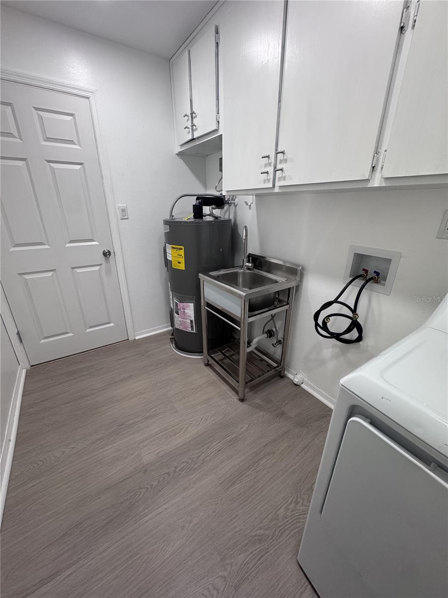 COUNTRY CLUB VIEW SUB - Residential