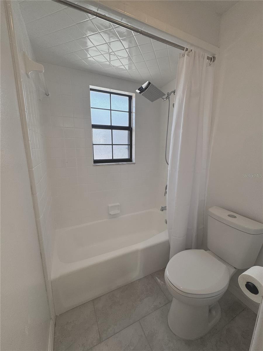 COUNTRY CLUB VIEW SUB - Residential