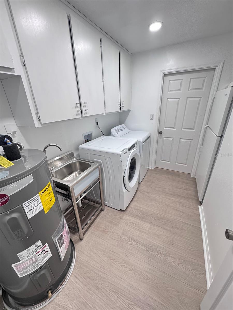 COUNTRY CLUB VIEW SUB - Residential