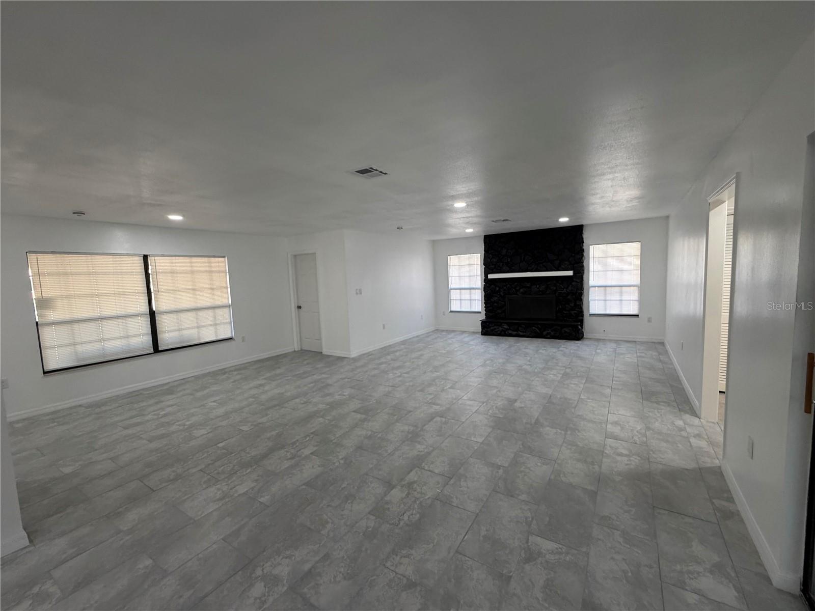 COUNTRY CLUB VIEW SUB - Residential