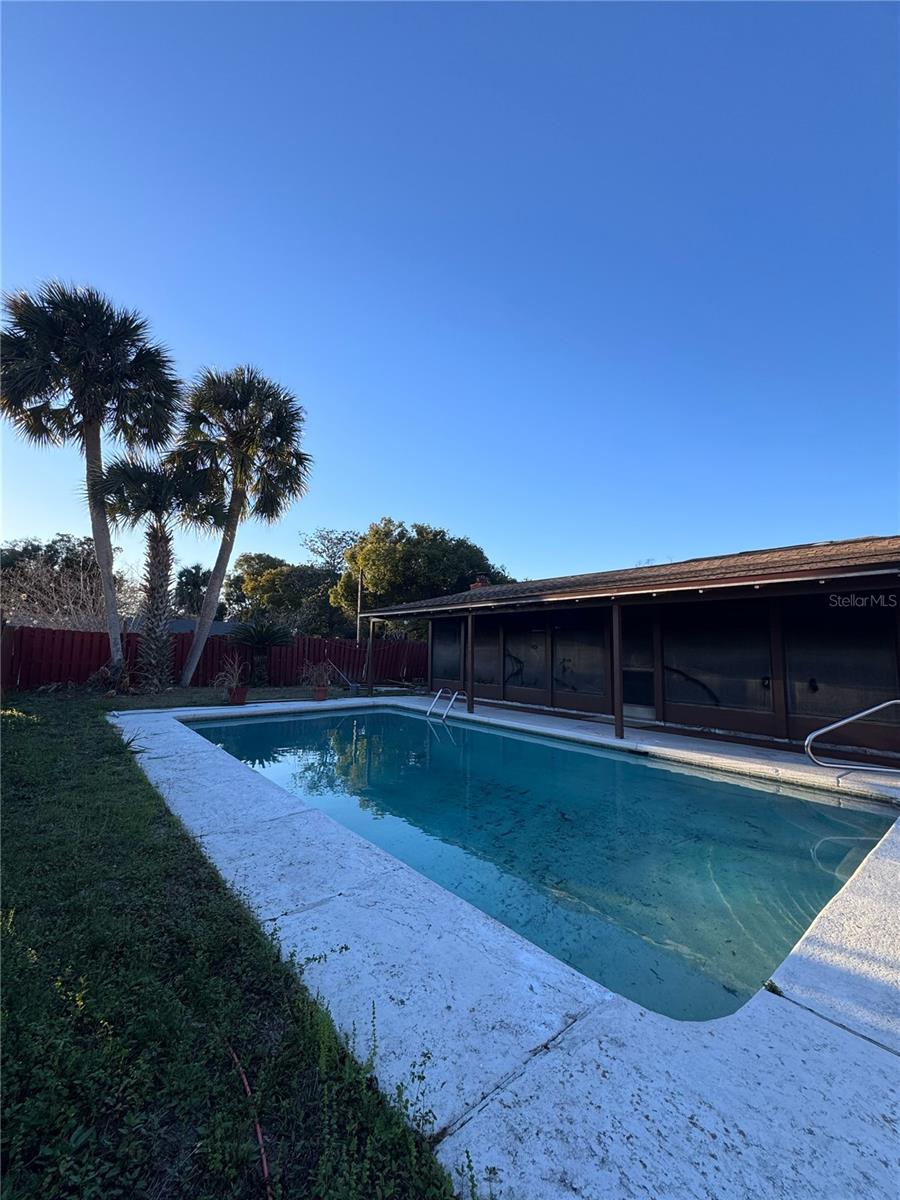 COUNTRY CLUB VIEW SUB - Residential