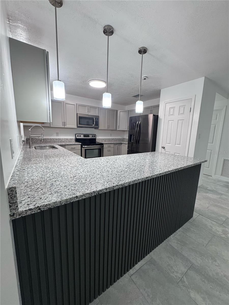 COUNTRY CLUB VIEW SUB - Residential