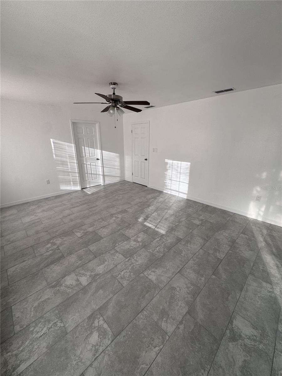 COUNTRY CLUB VIEW SUB - Residential