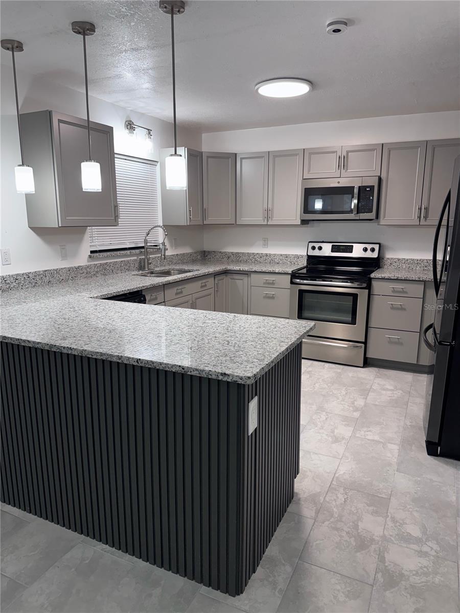 COUNTRY CLUB VIEW SUB - Residential