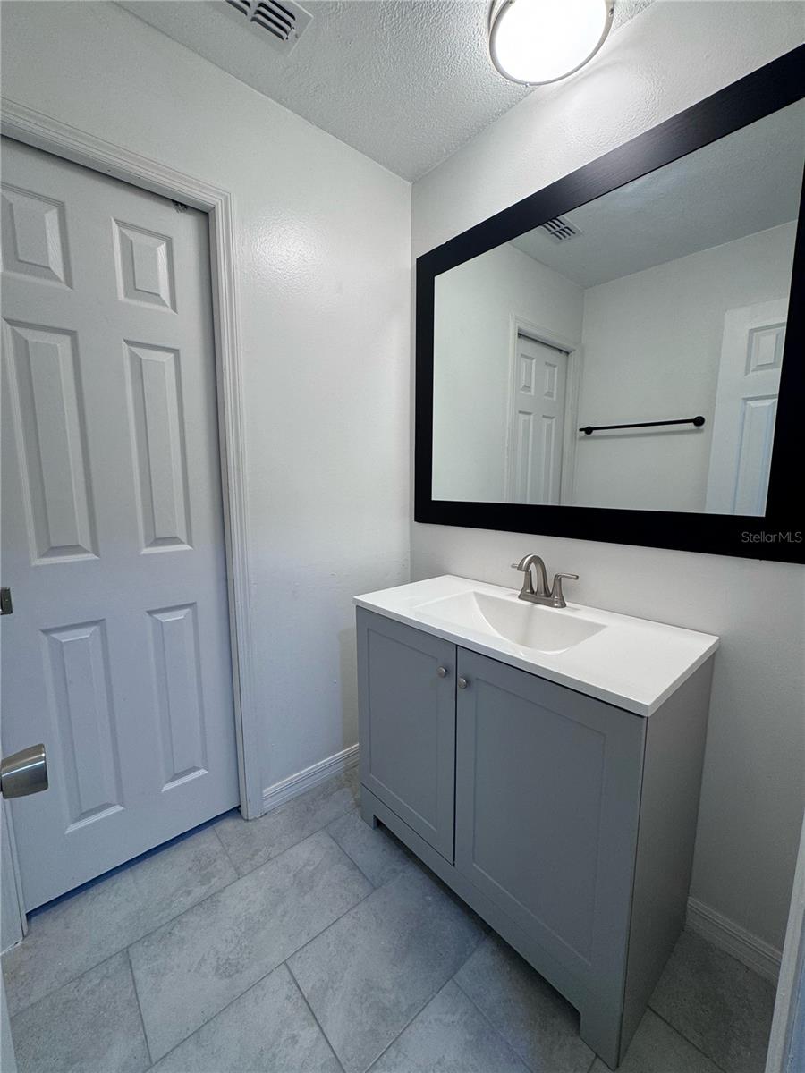 COUNTRY CLUB VIEW SUB - Residential