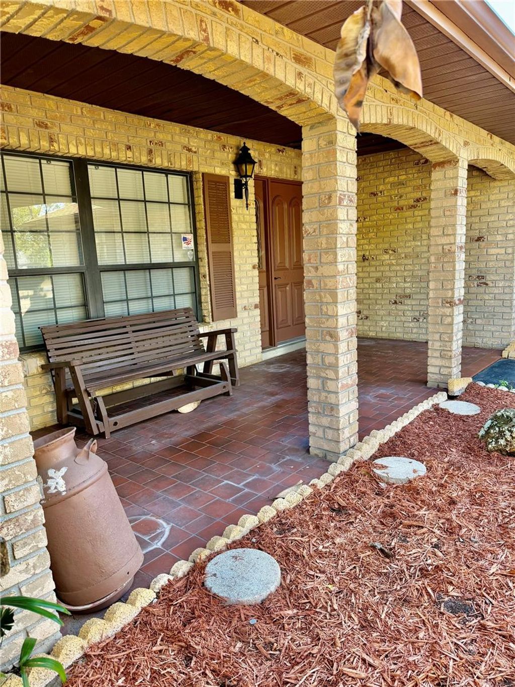 Photo of 9910 Canterbury Drive, Leesburg, FL 34788 (MLS # O6385487)