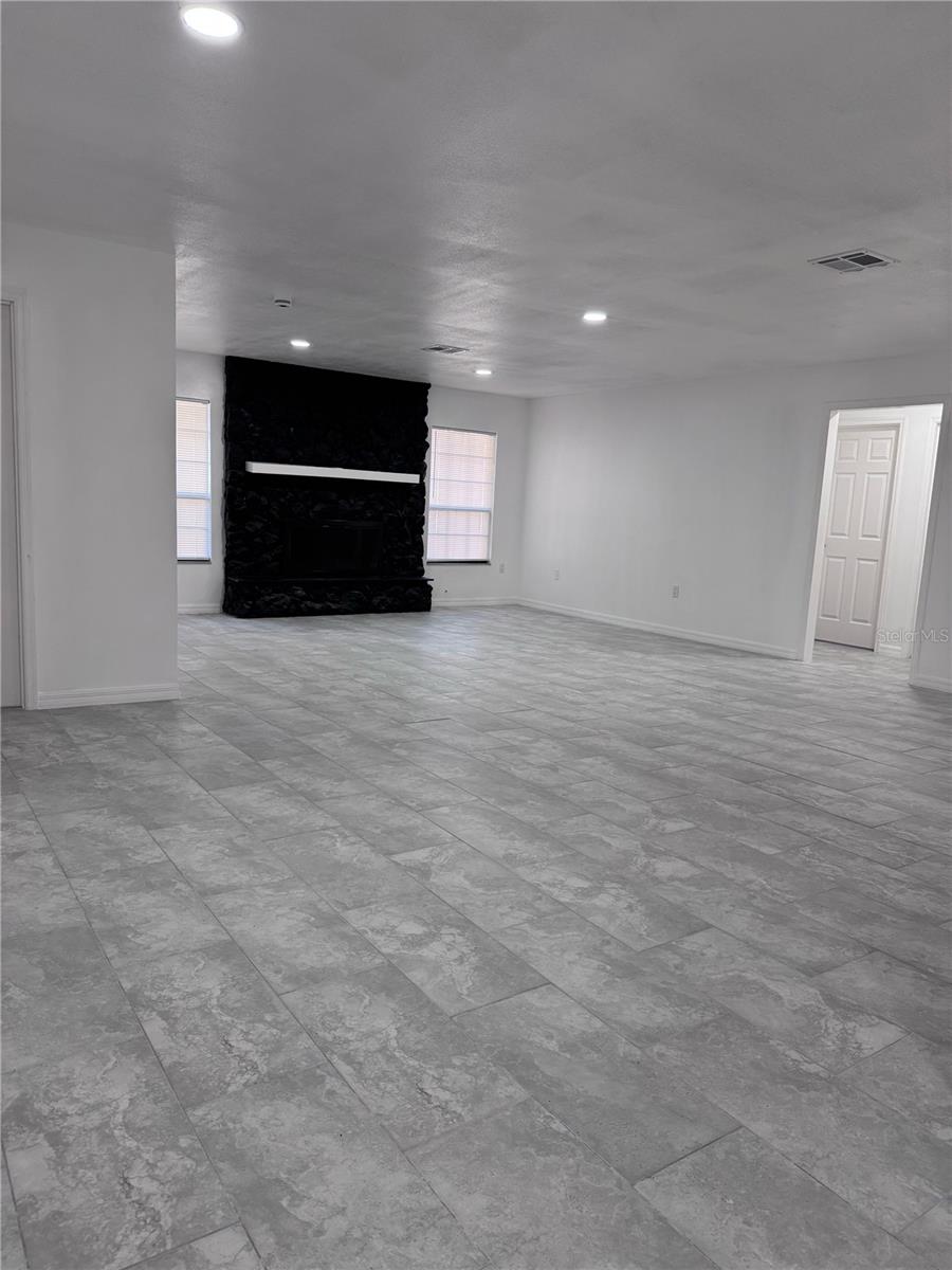 COUNTRY CLUB VIEW SUB - Residential