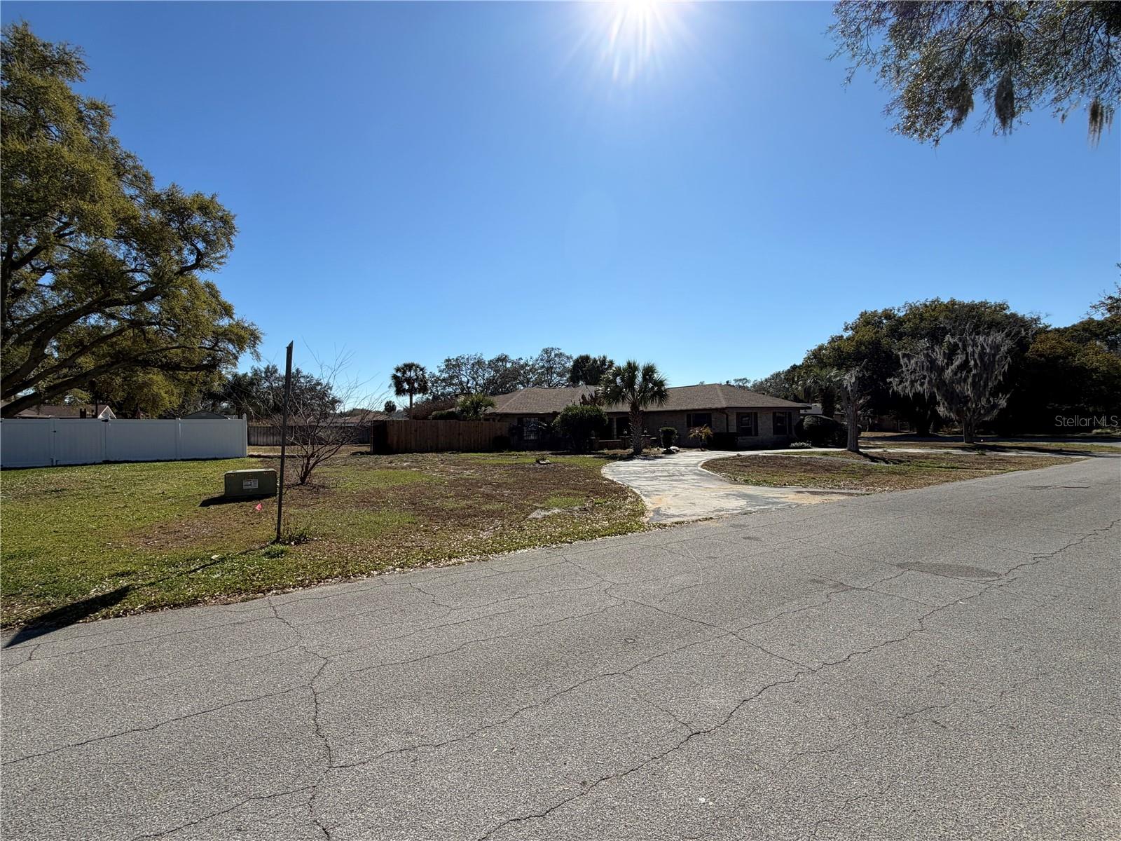 COUNTRY CLUB VIEW SUB - Residential