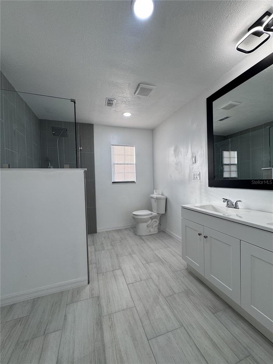 COUNTRY CLUB VIEW SUB - Residential