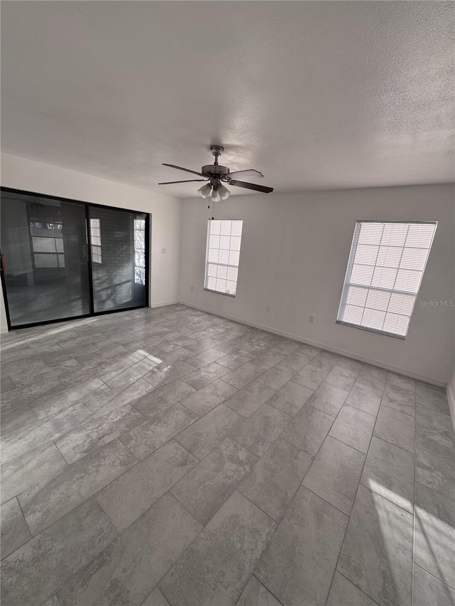 COUNTRY CLUB VIEW SUB - Residential