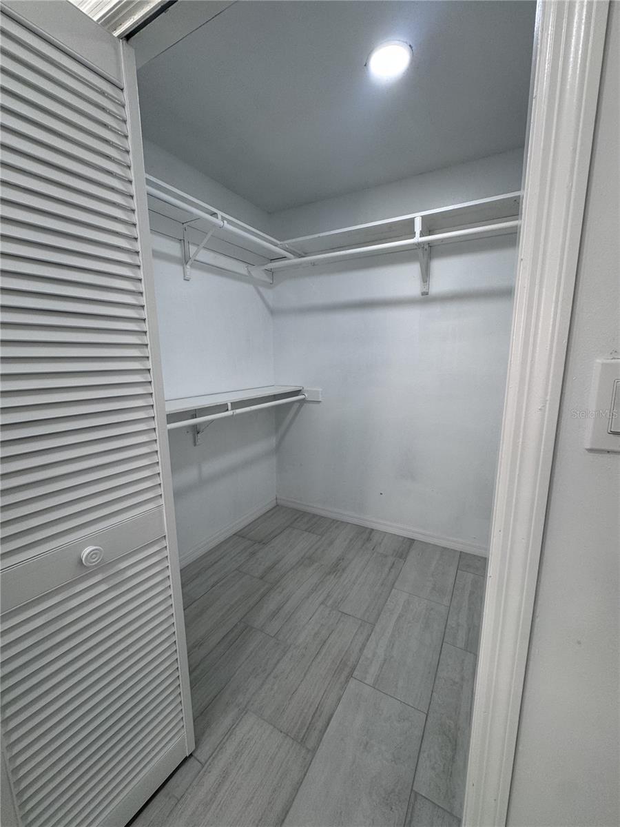 COUNTRY CLUB VIEW SUB - Residential