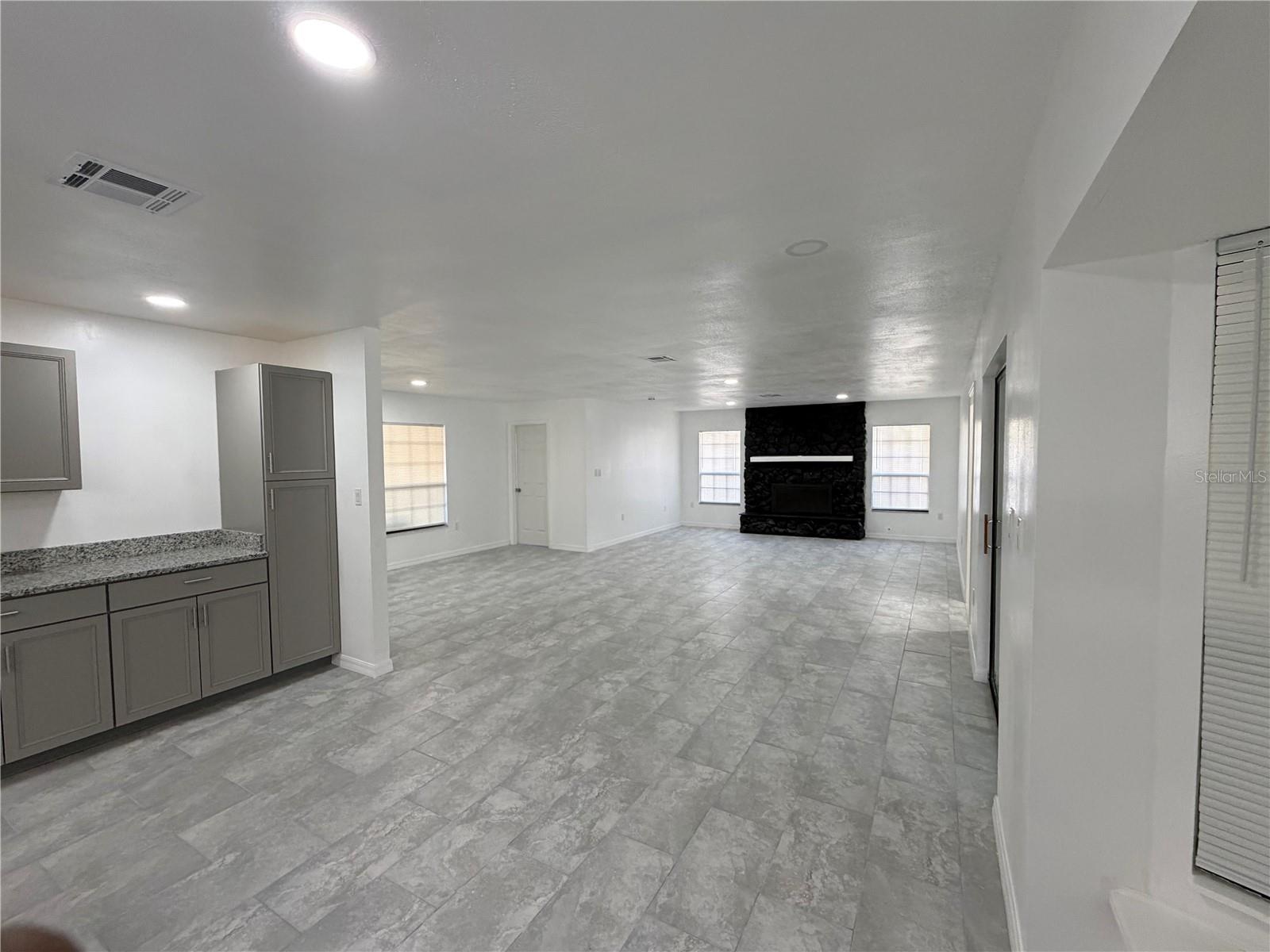 COUNTRY CLUB VIEW SUB - Residential