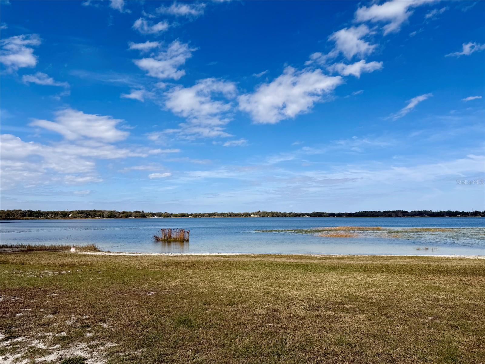 COUNTRY CLUB VIEW SUB - Residential