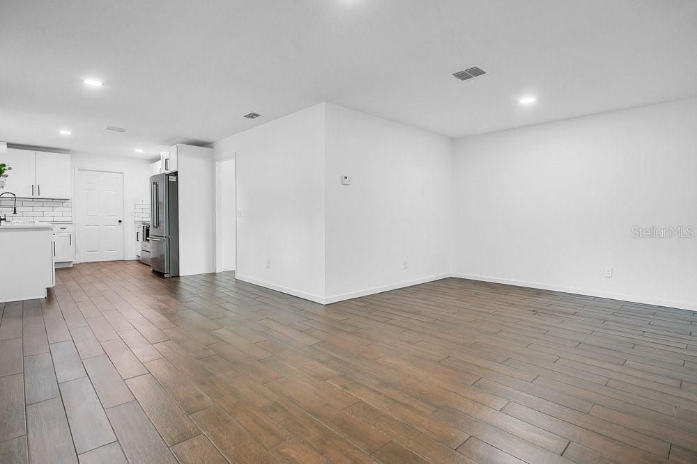 HOWELL BRANCH WOODS - Residential