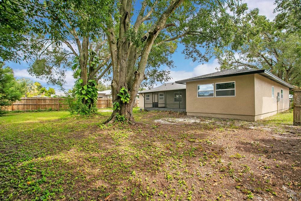 HOWELL BRANCH WOODS - Residential