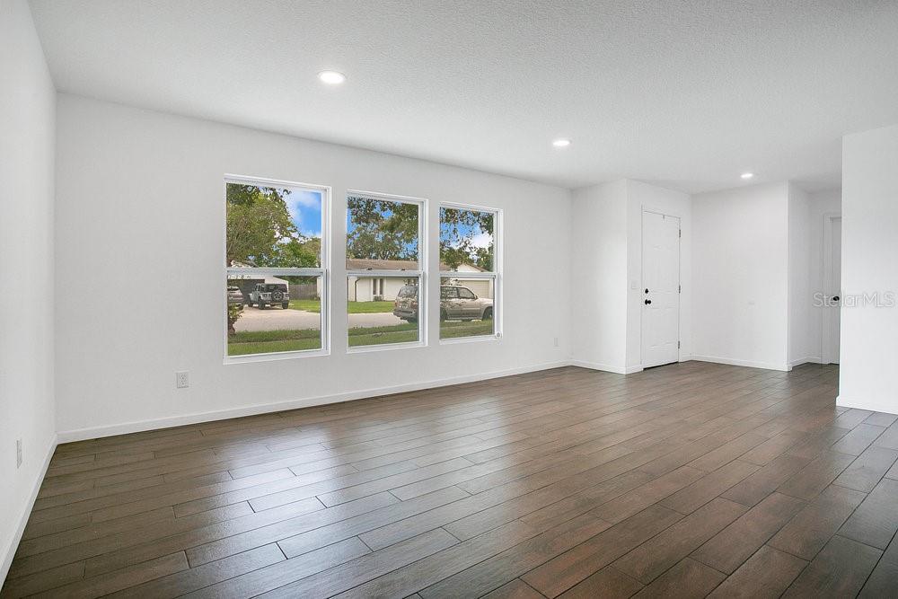 HOWELL BRANCH WOODS - Residential