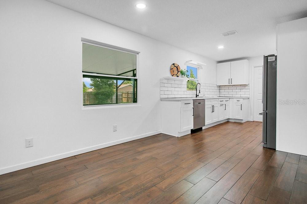 HOWELL BRANCH WOODS - Residential