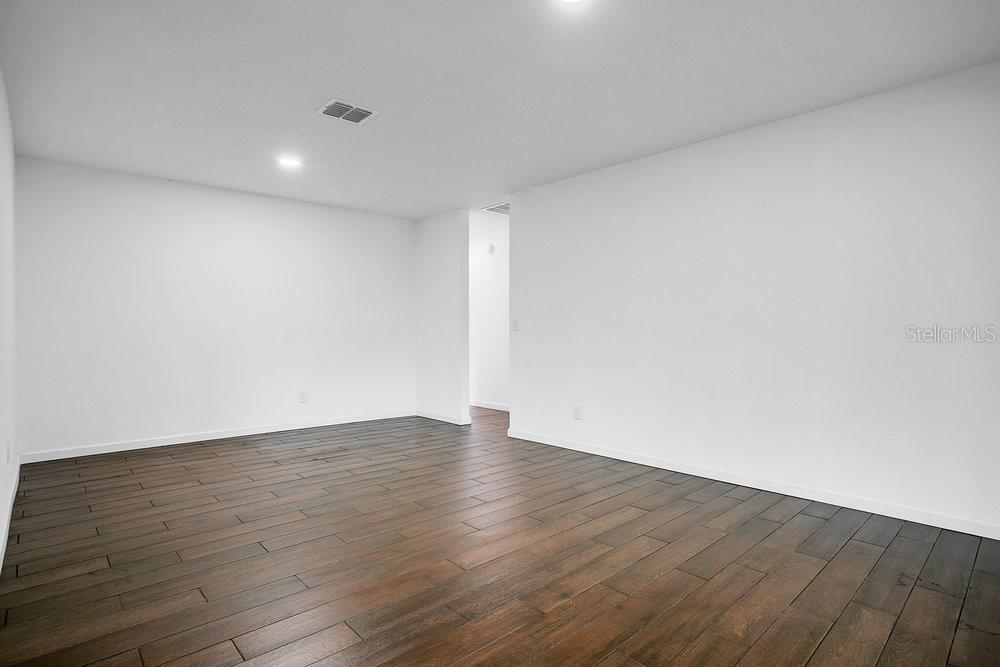 HOWELL BRANCH WOODS - Residential