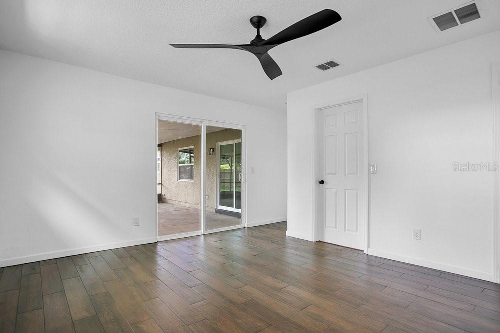 HOWELL BRANCH WOODS - Residential