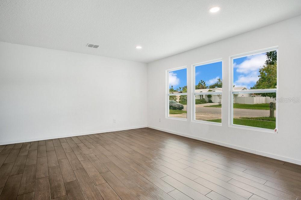 HOWELL BRANCH WOODS - Residential