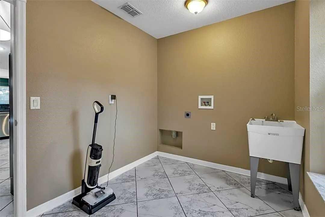 ROYAL HIGHLANDS - Residential