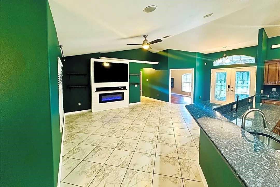 ROYAL HIGHLANDS - Residential