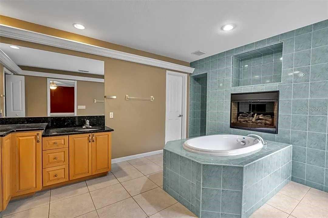 ROYAL HIGHLANDS - Residential