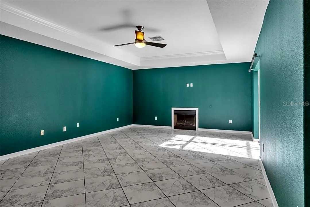 ROYAL HIGHLANDS - Residential