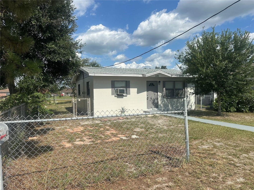 Photo of 640 N 8th Street, Eagle Lake, FL 33839 (MLS # TB8543981)