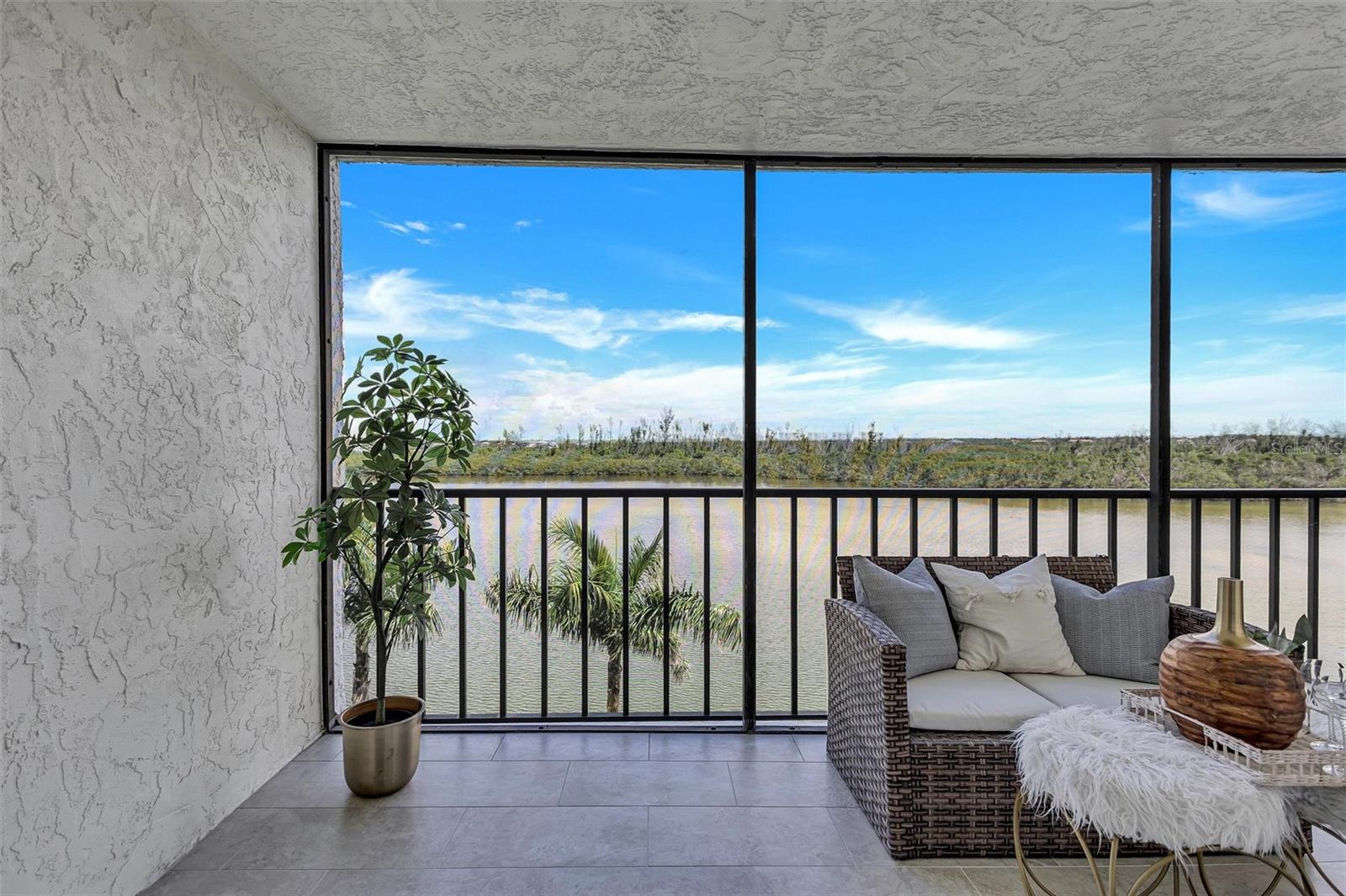 POINTE ON MIDNIGHT PASS - Residential