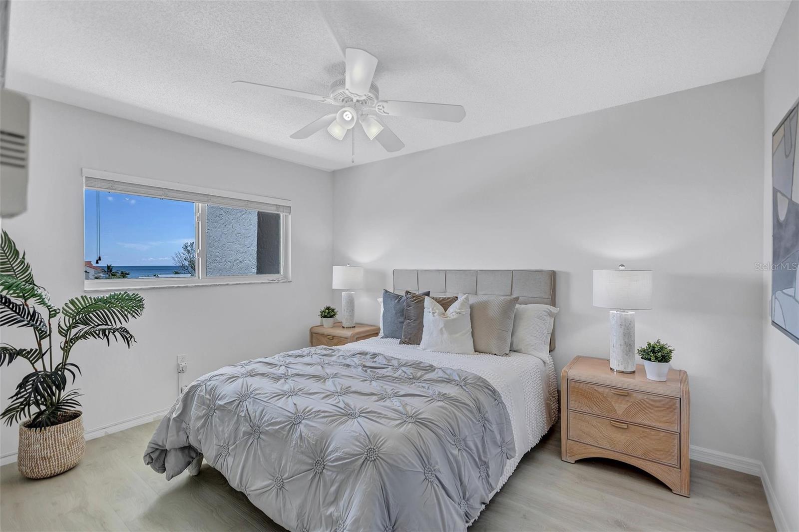 POINTE ON MIDNIGHT PASS - Residential