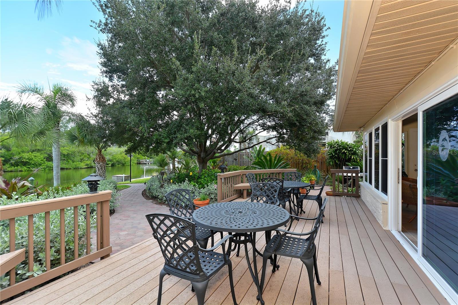 POINTE ON MIDNIGHT PASS - Residential