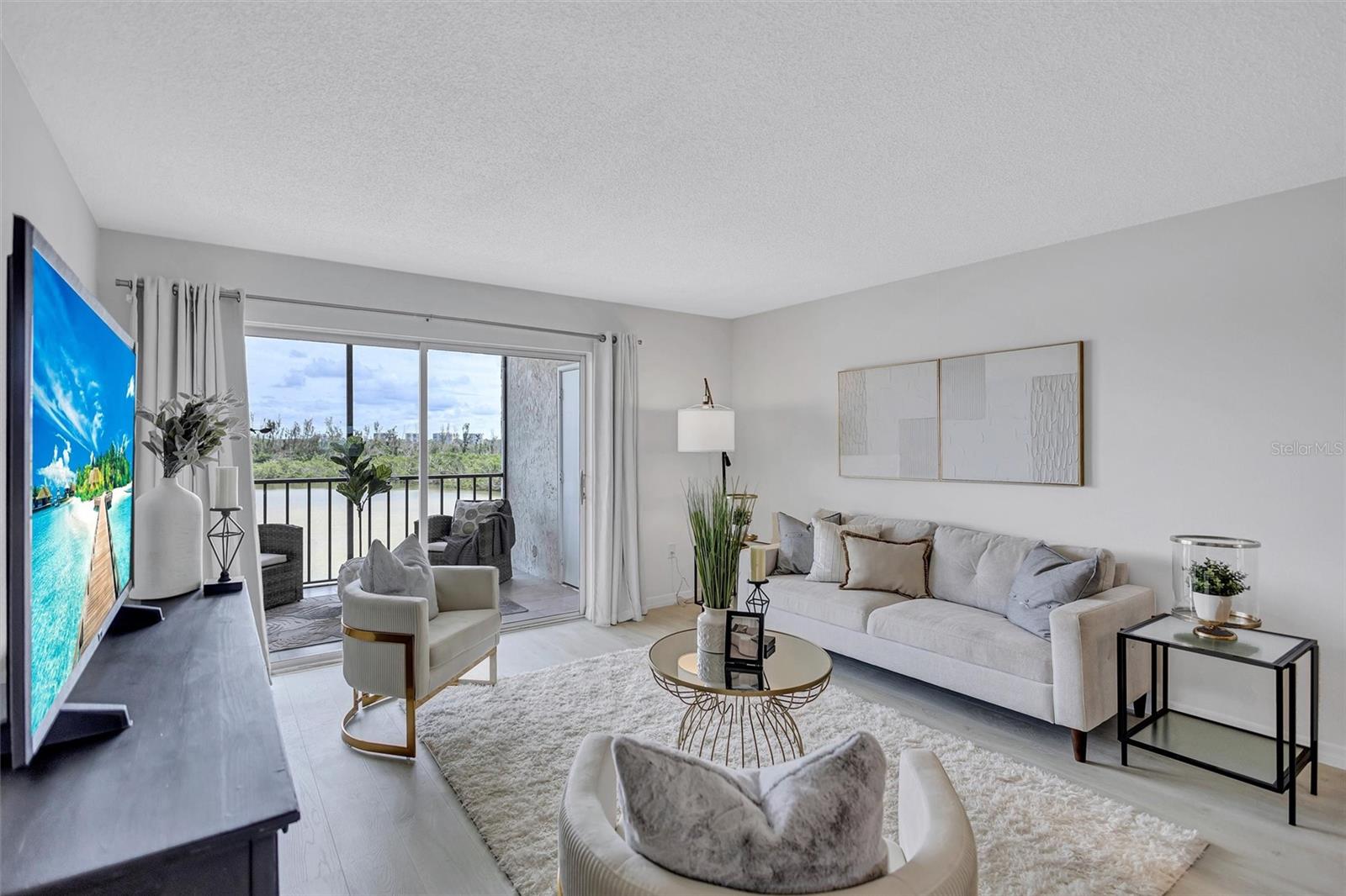 POINTE ON MIDNIGHT PASS - Residential