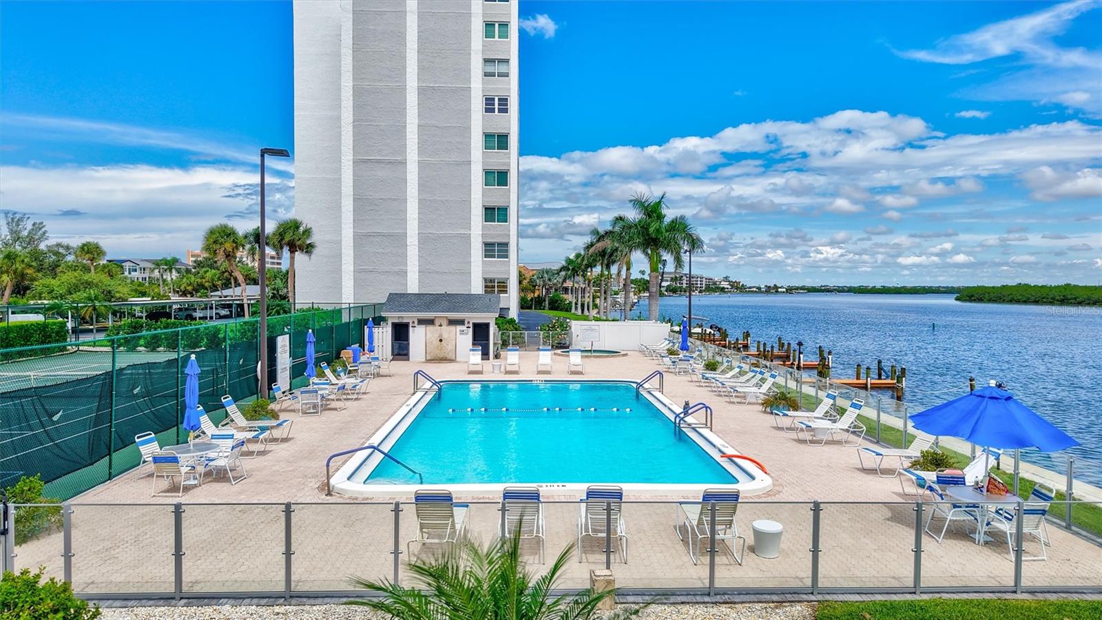 POINTE ON MIDNIGHT PASS - Residential