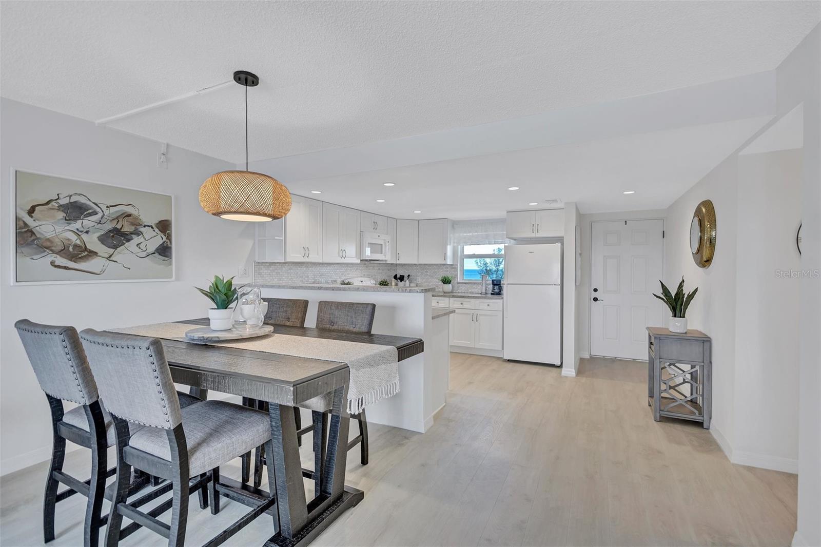 POINTE ON MIDNIGHT PASS - Residential