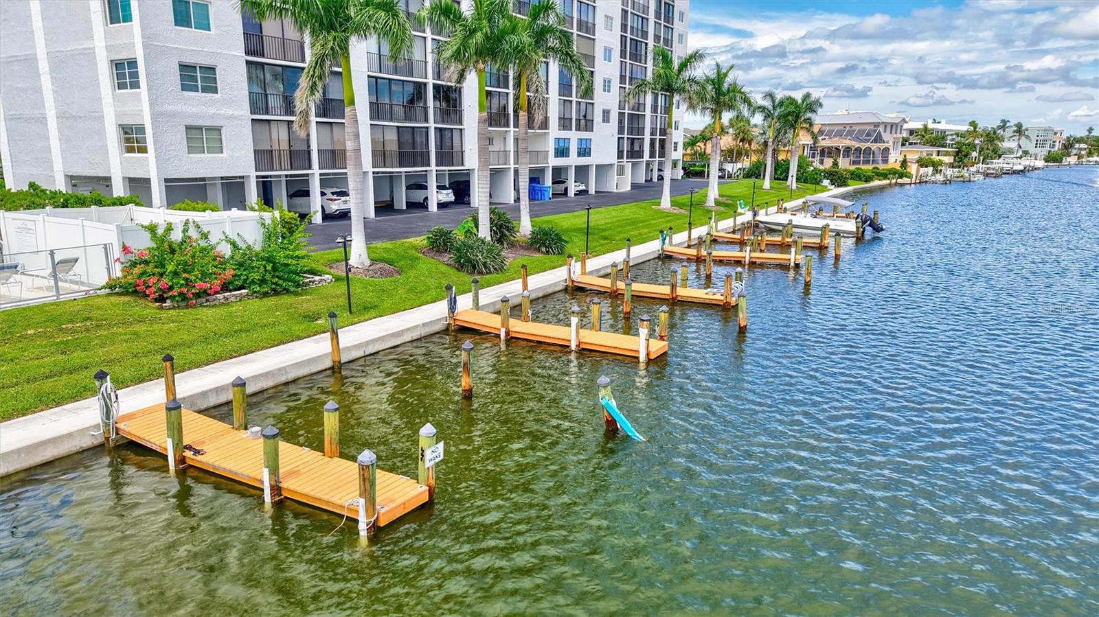 POINTE ON MIDNIGHT PASS - Residential