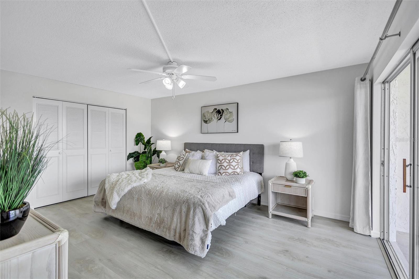 POINTE ON MIDNIGHT PASS - Residential