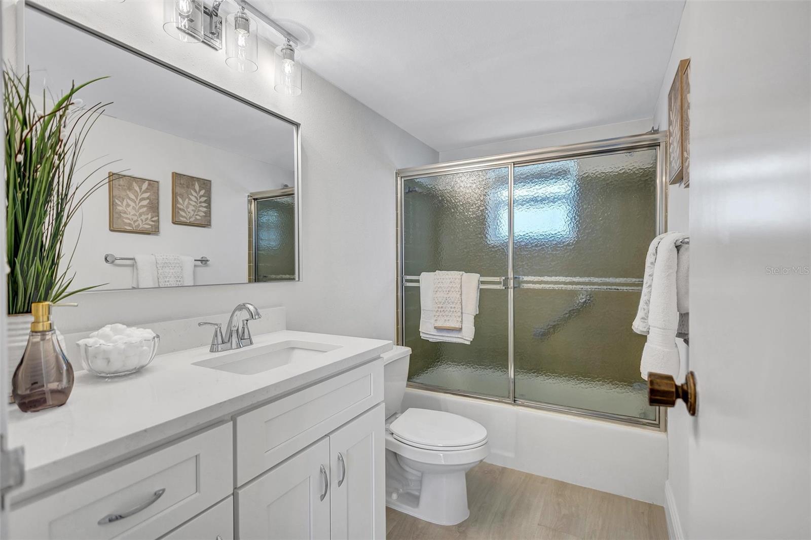 POINTE ON MIDNIGHT PASS - Residential